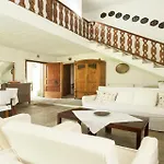 Hacienda Beachfront Villa, Spathies *