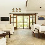Hacienda Beachfront Villa, Spathies *