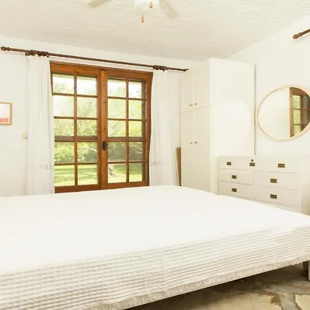 Vila Hacienda Beachfront Villa, Spathies