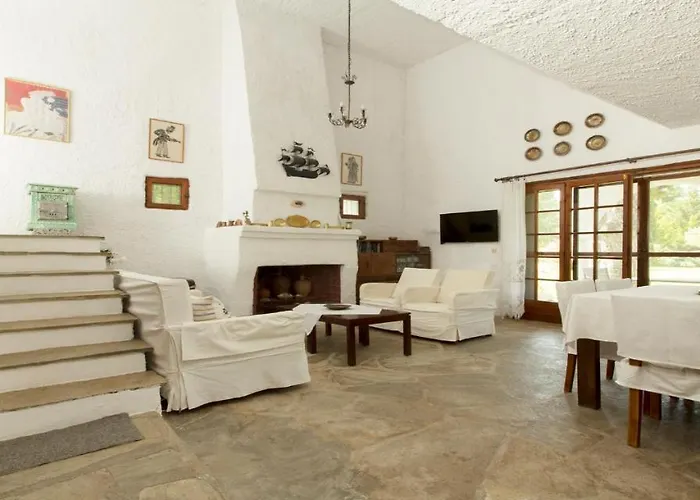 Hacienda Beachfront Villa, Spathies * ニキティ