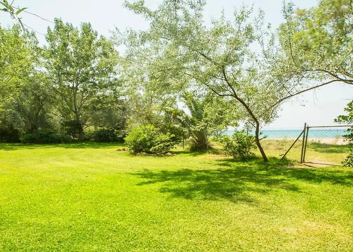 Greenlea Beachfront Spathies Никити