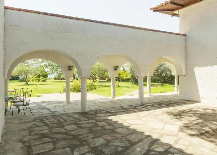 ヴィラ Hacienda Beachfront Villa, Spathies