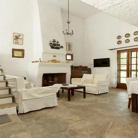 Hacienda Beachfront Villa, Spathies * ニキティ
