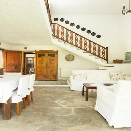 Hacienda Beachfront Villa, Spathies