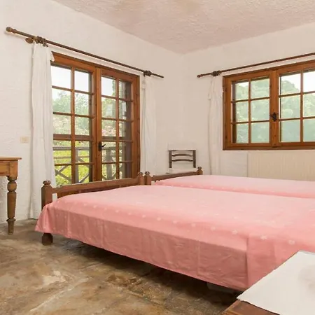 ヴィラ Hacienda Beachfront Villa, Spathies