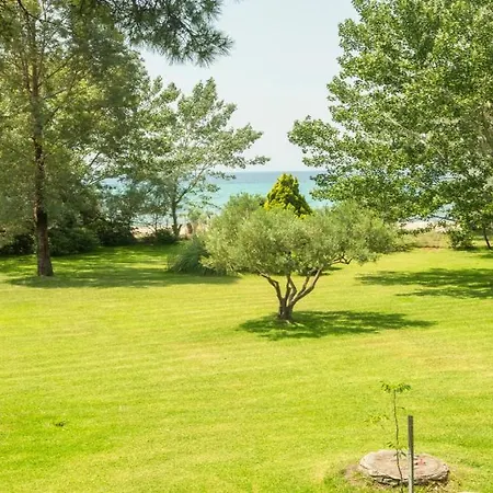 Hacienda Beachfront Villa, Spathies * ニキティ